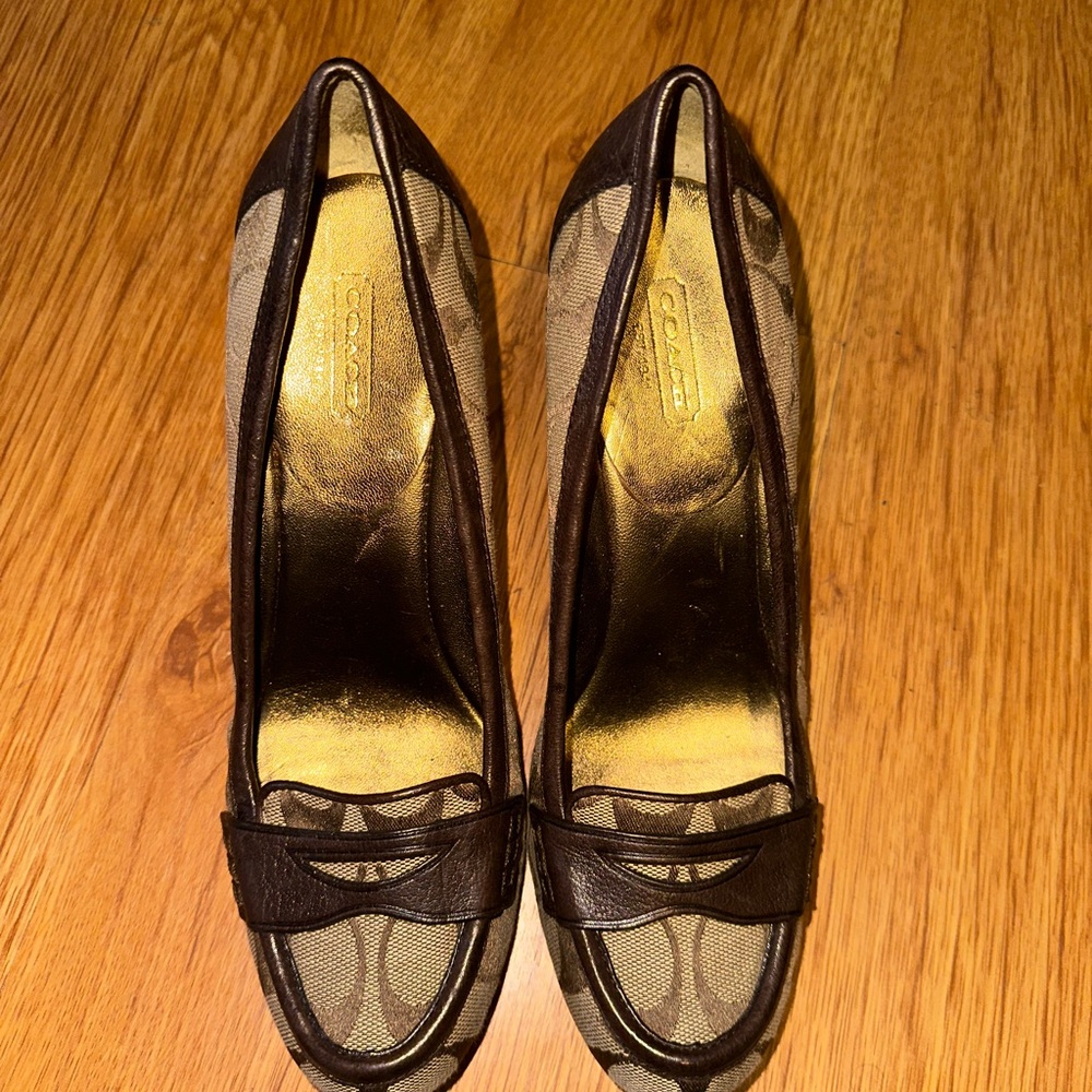 Coach Women's Black and Tan Heels